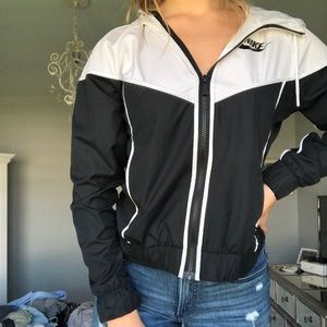 nike windbreaker